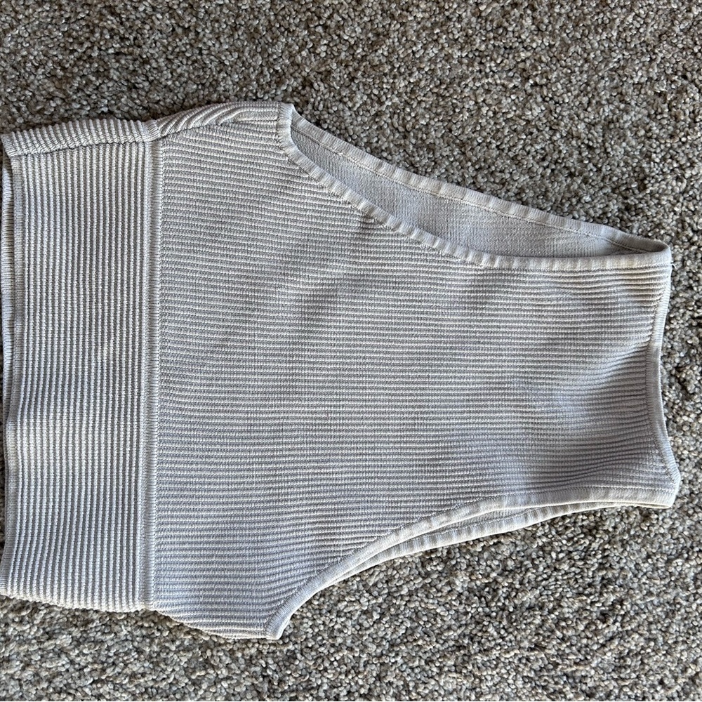 Babaton Aritzia Stefano Sculpt Knit Tank top. Halter top. Ribbed knit. Tan. XS - Picture 5 of 10